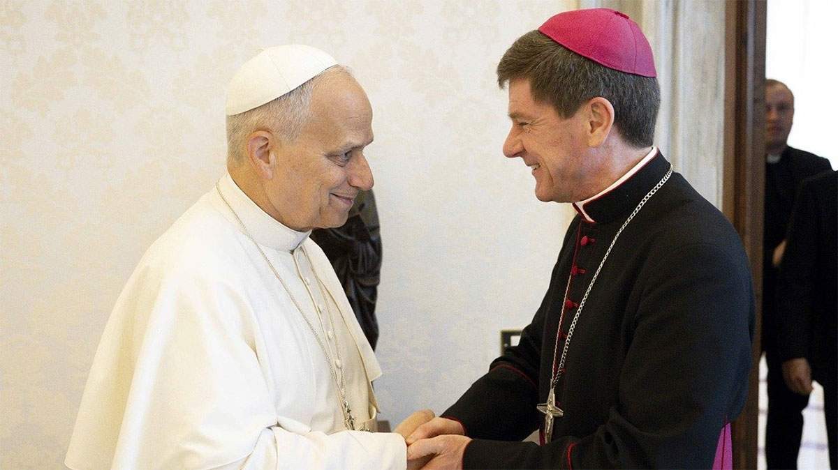 El Papa con el obispo de Kiev.