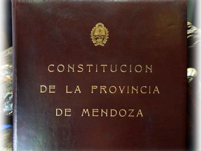Cornejo encontró la excusa para insistir con la reforma de la Constitución