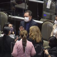 Diputados prohíben chanclazos, jalones de oreja, pellizcos e insultos a niños y adolescentes