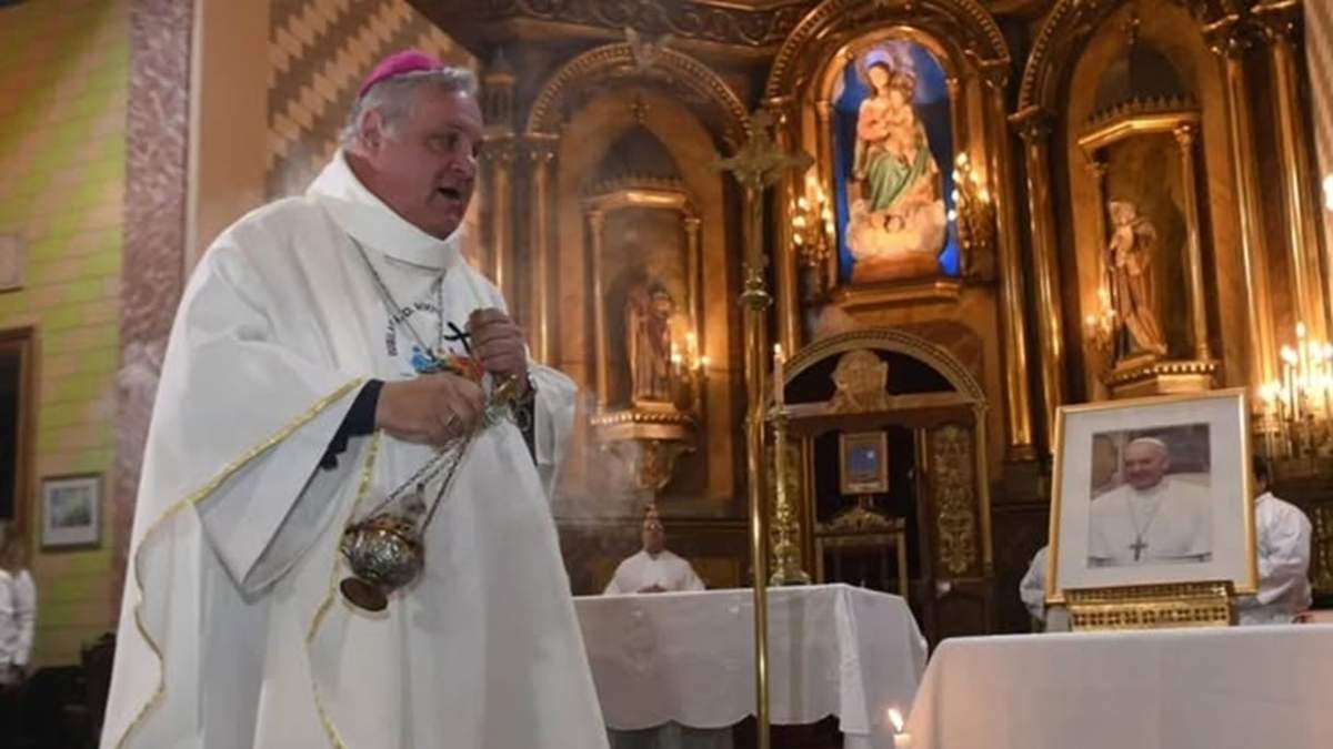 Colombo durante la misa en homenaje al papa Francisco
