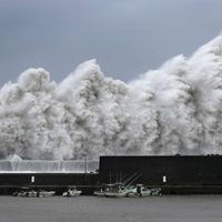 Poderoso tifón Jebi deja al menos 10 muertos, 300 heridos y miles de afectados en Japón