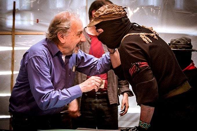 Gilly, con zapatistas.