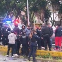 Balacera en estacionamiento del estadio Cuauhtémoc, de Puebla, deja a una mujer muerta