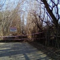 Continúa la disputa por el cierre de una calle en el B° Piscicultura de Plottier