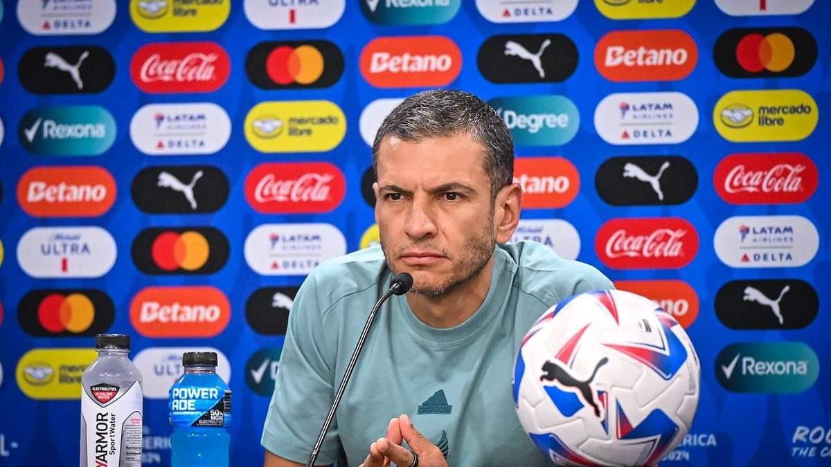 Jaime Lozano en conferencia previa al partido de Ecuador