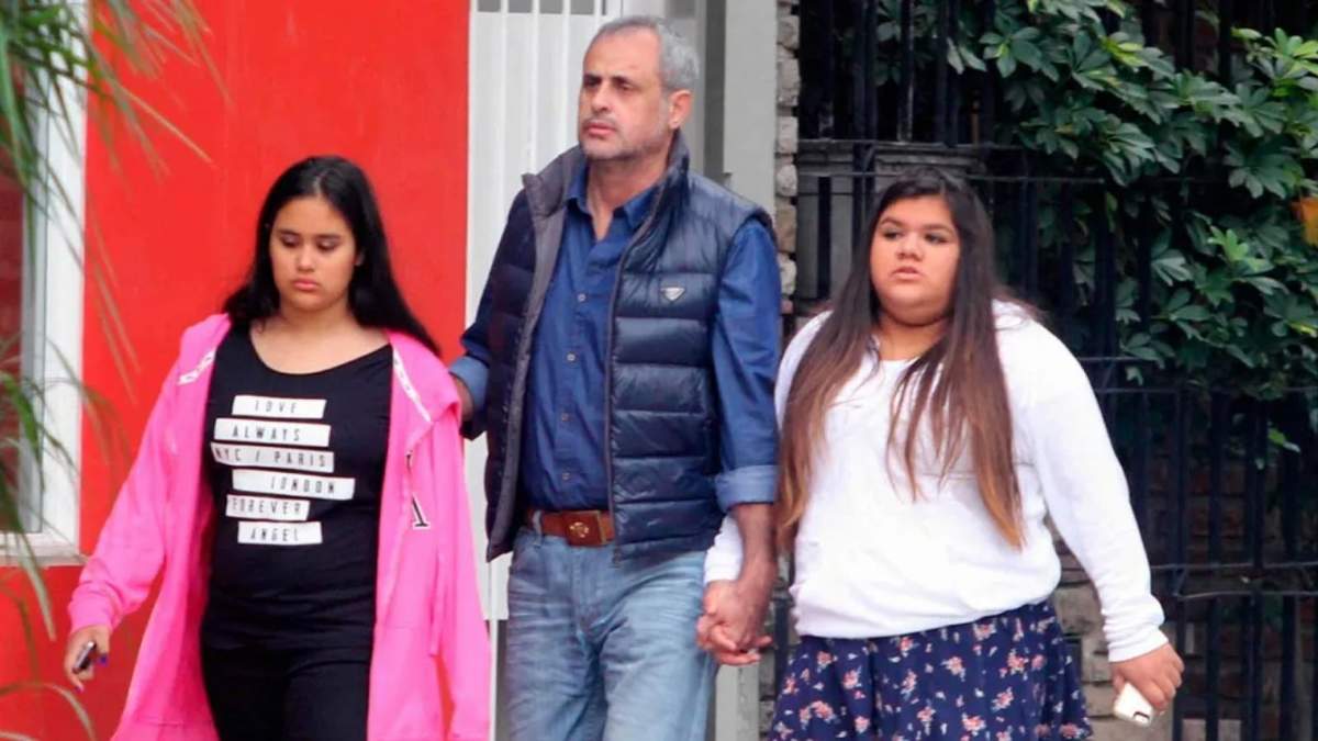 Jorge Rial y sus hijas Morena y Rocío. Fuente: (Instagram)