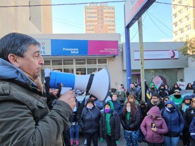 ATE denunciará a la policía por su accionar en Centenario y convocó a un paro provincial