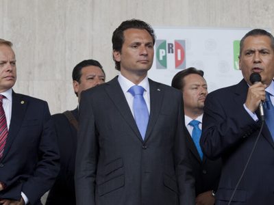 Lozoya se dice víctima de un aparato de poder que promete denunciar
