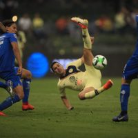 Pese a tomar ventaja inicial, Cruz Azul cayó 3-1 ante el América