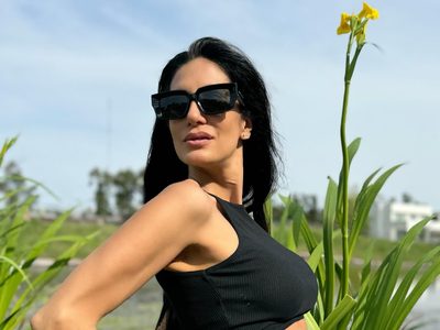 Silvina Escudero sorprendió con un look con transparencias, el must del verano