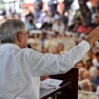 AMLO anuncia suspensión de pago en caseta de Colima para autos particulares