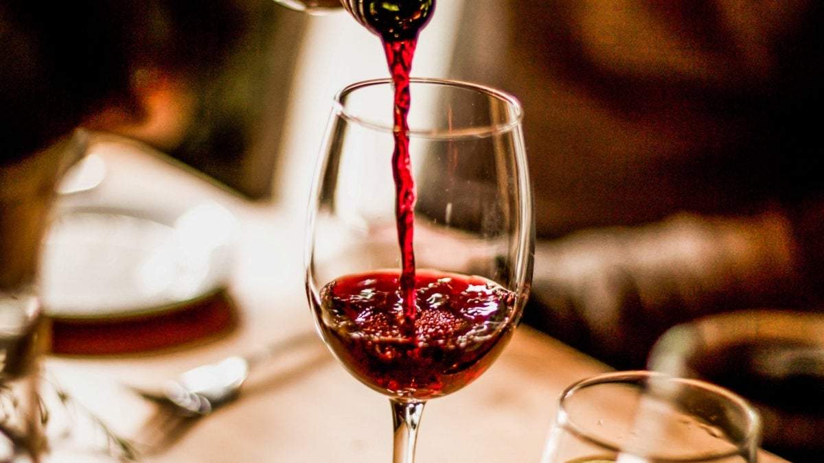 El vino tinto podría ayudar a pacientes con depresión. Fuente: (Twitter)