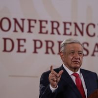 AMLO promete que no habrá crisis económica como con Salinas y Zedillo