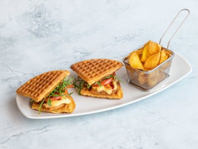 Waffles de pollo y queso: facilísimos de hacer para una comida deliciosa, crujiente y exprés