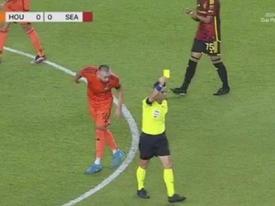 Tras escupitajo al árbitro, Houston Dynamo da las “gracias” a Héctor Herrera (Video)