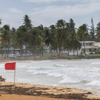 “Ernesto” se fortalece tras pasar por Puerto Rico; prevén que se convierta en huracán