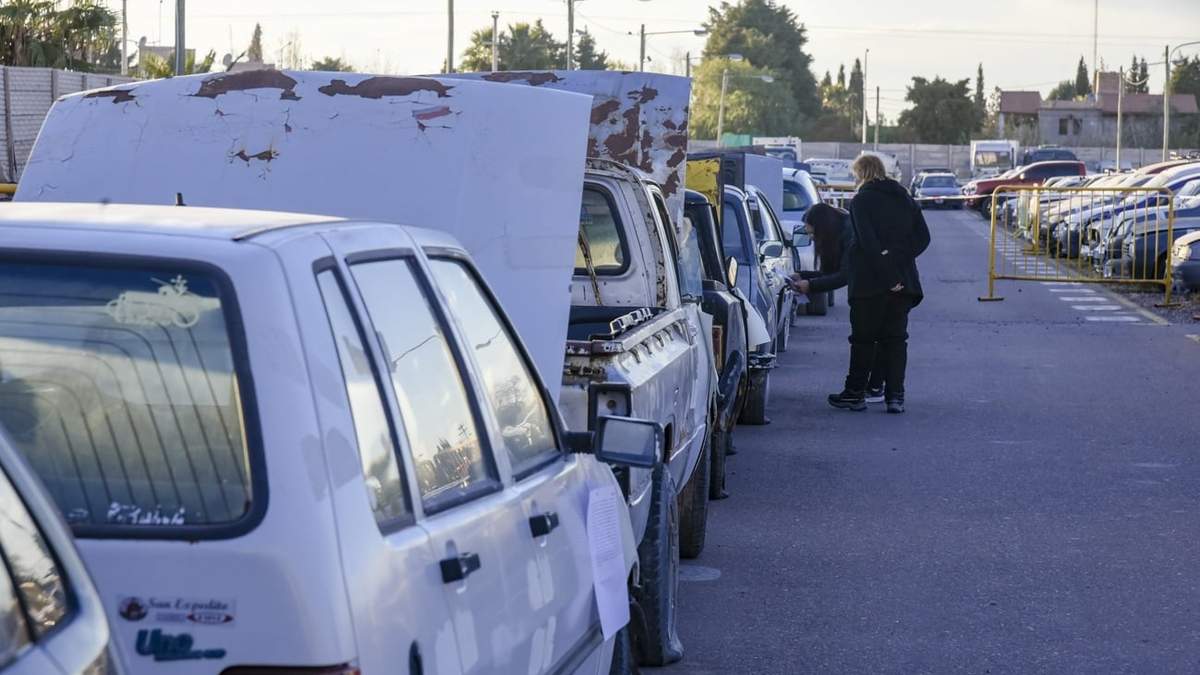 Guaymallén saca a remate 12 autos y 30 motos alojadas en la Playa de Secuestros municipal