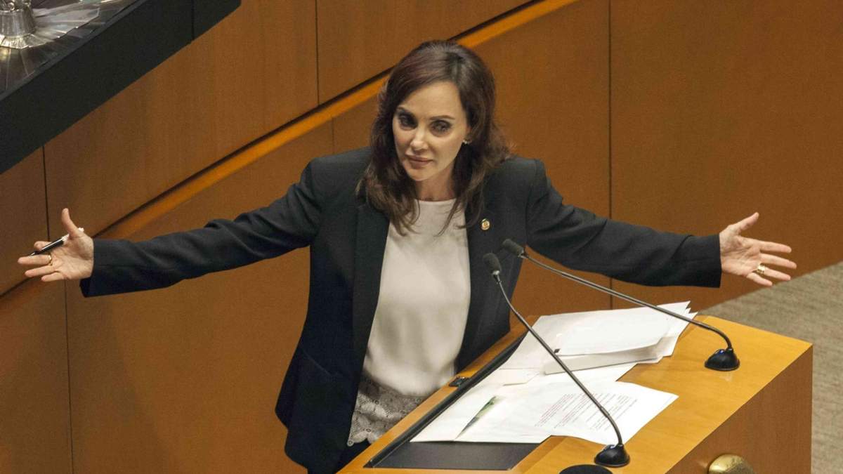La senadora Lilly Téllez