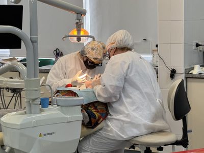 Futuros odontólogos en acción: estudiantes de Río Negro cuidan la salud bucal de embarazadas