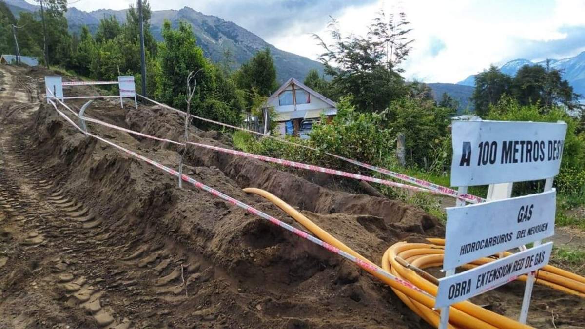 Obras de red de gas en Villa Traful. Fuente: (Neuquén Informa).