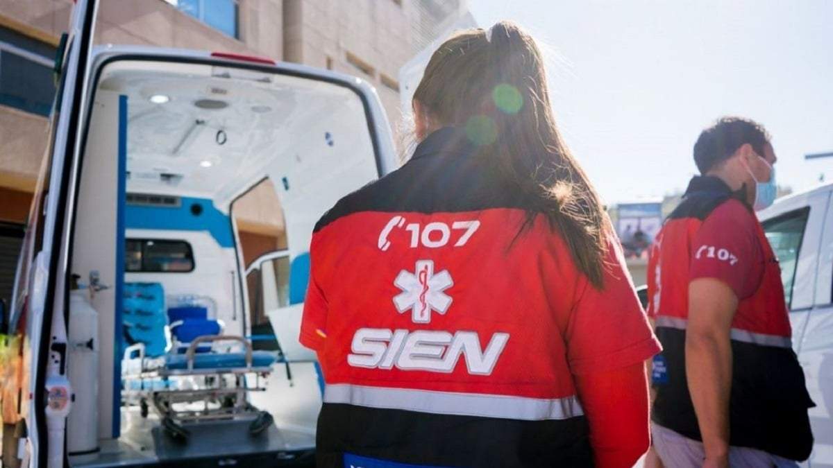 El hombre falleció, a pesar de los esfuerzos del personal del SIEN por reanimarlo. Fuente: (Neuquén al Instante)