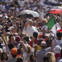 León XIV defiende el matrimonio como el “modelo concreto entre hombre y mujer”