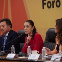 Sheinbaum al INE: "pueden ordenar borrar un tuit, pero no lograr que renuncie a mis convicciones"