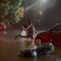 Buscan a repartidor de comida que desafió al huracán Ida, para recompensarlo