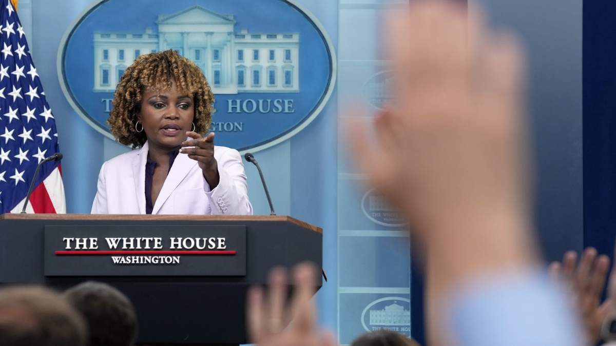 La secretaria de prensa de la Casa Blanca, Karine Jean-Pierre