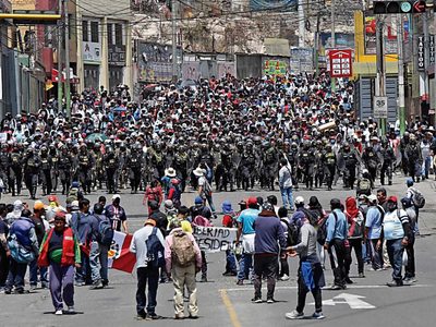 AMLO, polémico protagonista en la crisis peruana