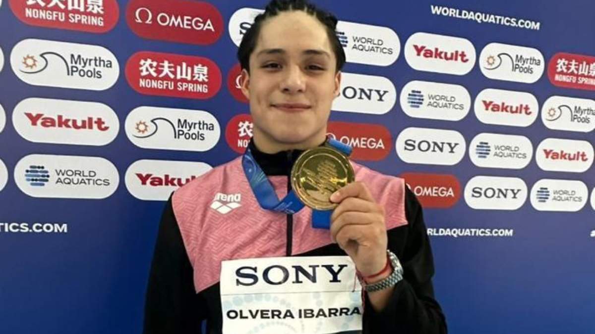 El clavadista Osmar Olvera