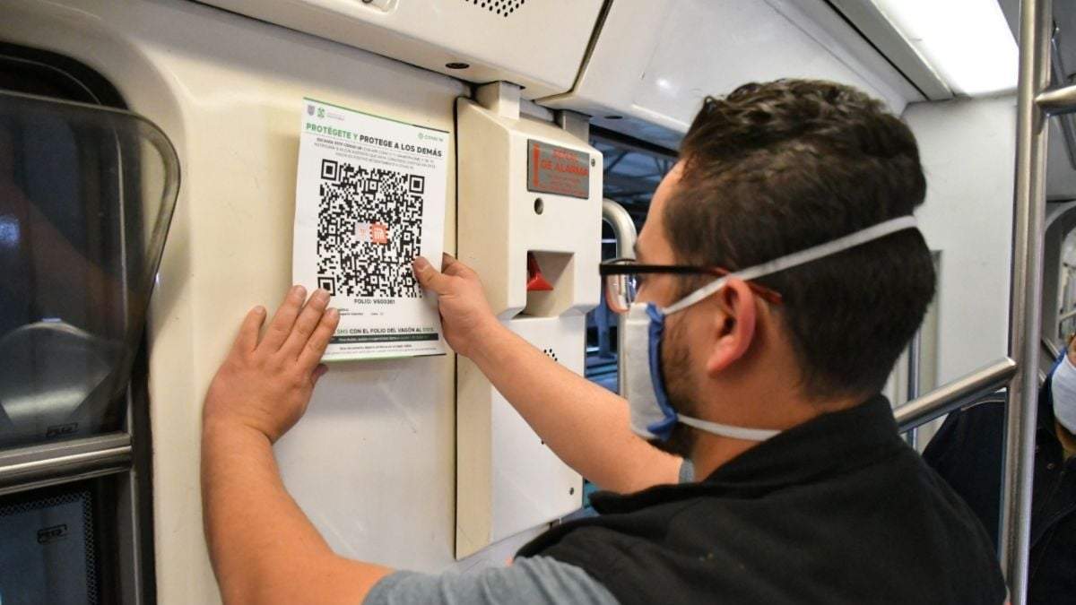 Colocación de códigos QR en la Línea 12 del Metro