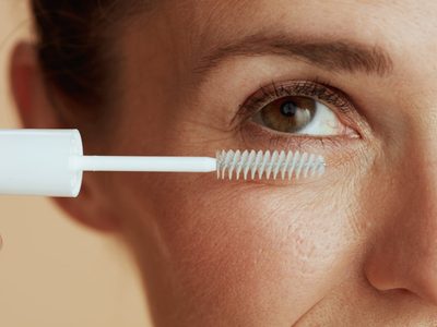 Que tus pestañas luzcan como postizas con esta crema natural y económica que podés hacer vos misma en casa