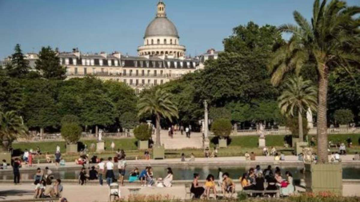 Imagen de archivo de París durante la desescalada