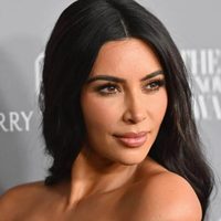 ¡No hay piedad! Kim Kardashian deja en ridículo a sus hermanas con esta foto. ¡ARROLLADORA!
