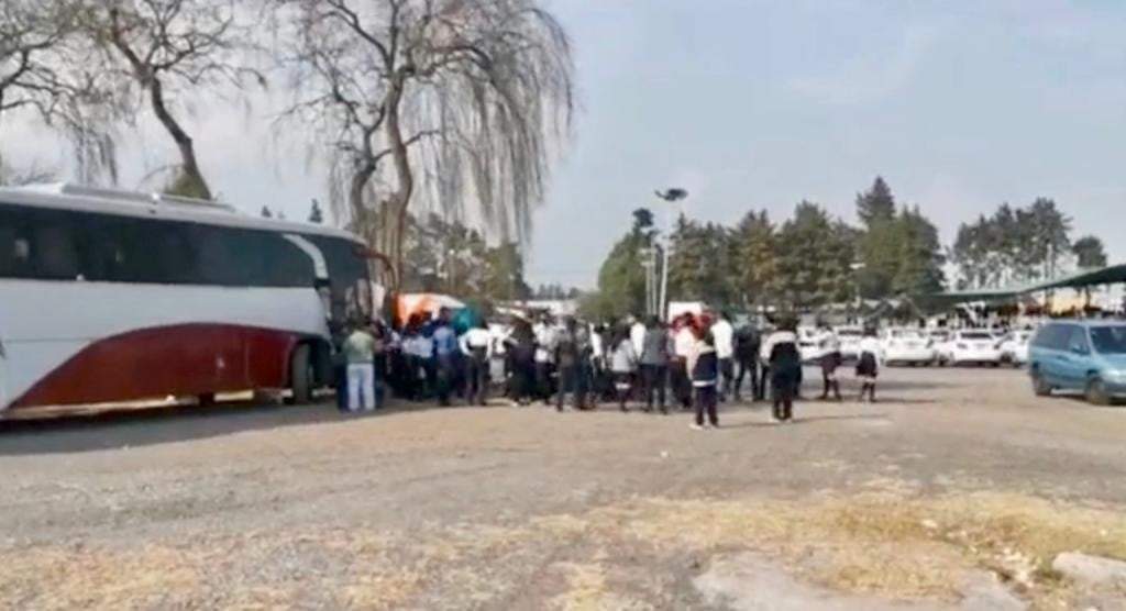 Presunto acarreo de alumnos en mitin de Alejandra del Moral