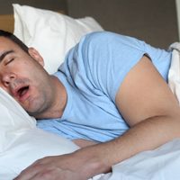 ¿Es bueno o malo babear al dormir?: esto ocurre cuando mojás la almohada en la noche