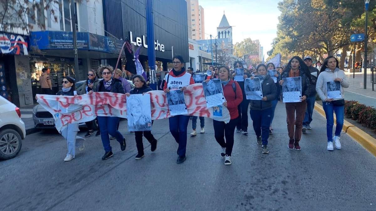 ATEN participó en las marchas por la desaparición de Luciana Muñoz Aguerre. Fuente: Facebook.