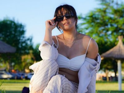 Estilosa sin sacrificar la comodidad: Ángela Leiva logra la combinación más trendy con ítems que tenés en el placard