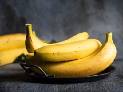Con solo 1 cosa: el trucazo de la abuela para que las bananas duren más tiempo sin ponerse negras