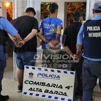 La policía de Neuquén detuvo a tres sujetos cuando intentaban robar en una vivienda
