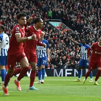 Liverpool se apodera del liderato de la Liga Premier