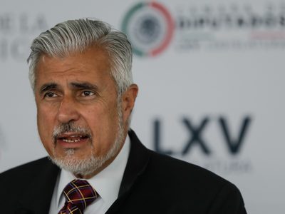 Narro Céspedes denuncia "guerra sucia" contra el Senado y señala a Javier Lozano y Gibrán Ramírez
