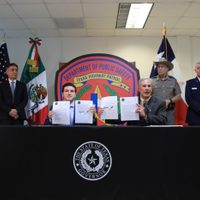 Nuevo León y Texas acuerdan agilizar trámites de revisión de camiones en la frontera