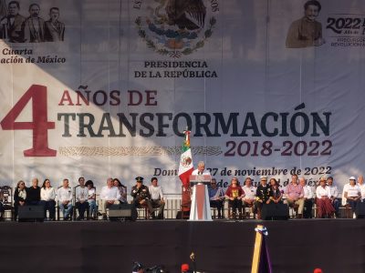 "¡No! ¡No a la reelección!": AMLO responde a petición de simpatizantes en el Zócalo