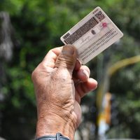 Mexicanos en el extranjero podrán votar por internet en elecciones de 2021