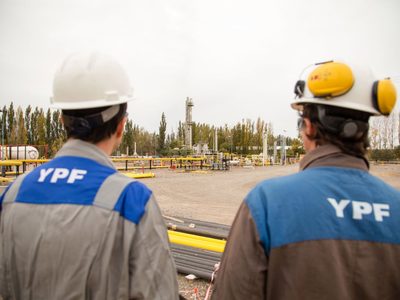 Un sindicato petrolero denuncia a YPF por un plan de retiros voluntarios