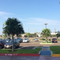 Reabren los comercios de Laredo, pero extrañan a clientes mexicanos