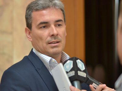 El Ministro de Hidrocarburos de Chubut busca mantener la actividad petrolera