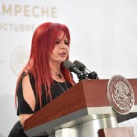 Eres el guía, el libro, el poema; vamos a seguir cumpliendo con tu ley: las loas de Sansores a AMLO